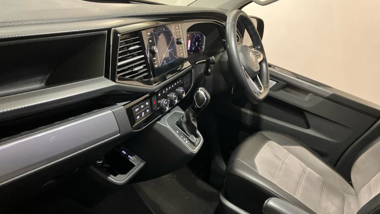 Volkswagen Caravelle 2.0 TDI Executive 199 4MOTION 5dr DSG Diesel Estate